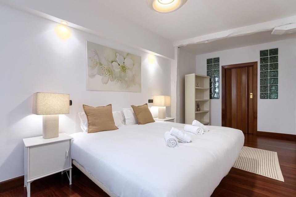 Catedral & pintxos by Next Stop Bilbao Apartment in Bilbao