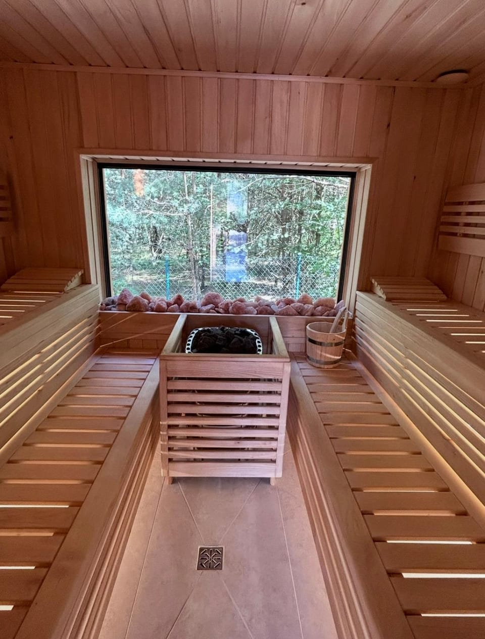 LUKSUSOWE DOMKI NAD JEZIOREM Zapach Sosny Bartoszylas Jacuzzi Sauna Kaszuby House in Pomeranian Voivodeship