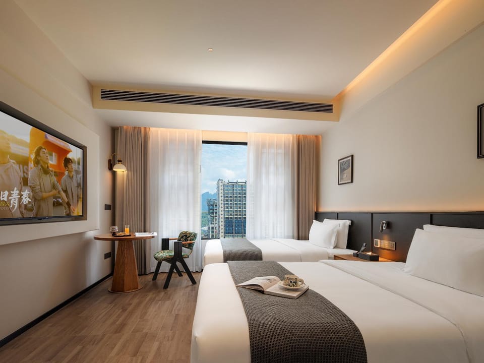 SHI MAN Hotel-Best Location for Tianmen Mount,Free pick up service, Free welcome tea,Free Breakfast ,Itineary Plan& Purchase Tickets, Free luggage storage,Smart &New Hotel Hotel in Hubei