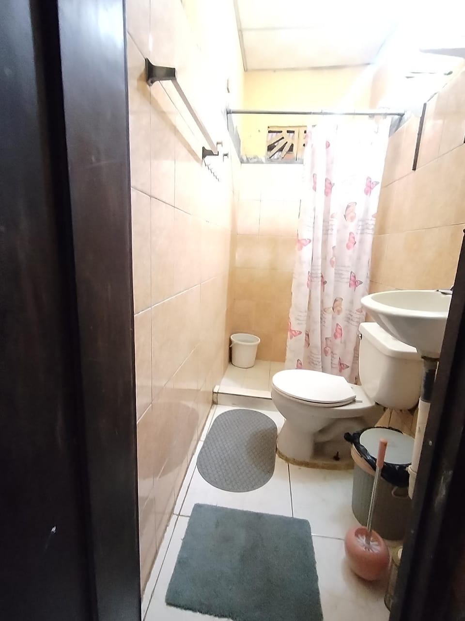 Shower, Toilet, Bathroom, towels