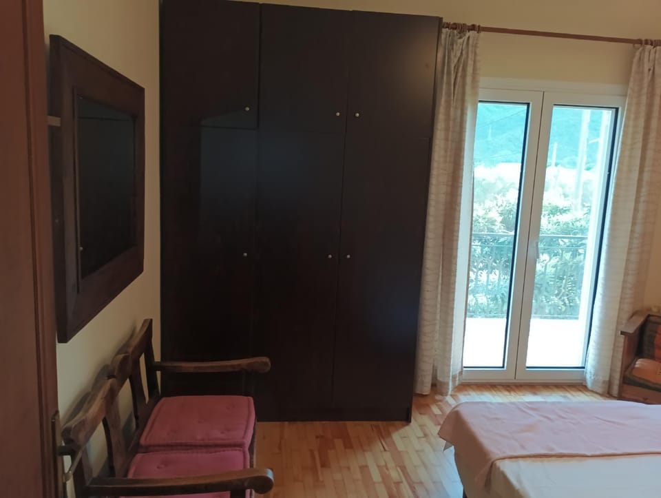 Bedroom, wardrobe