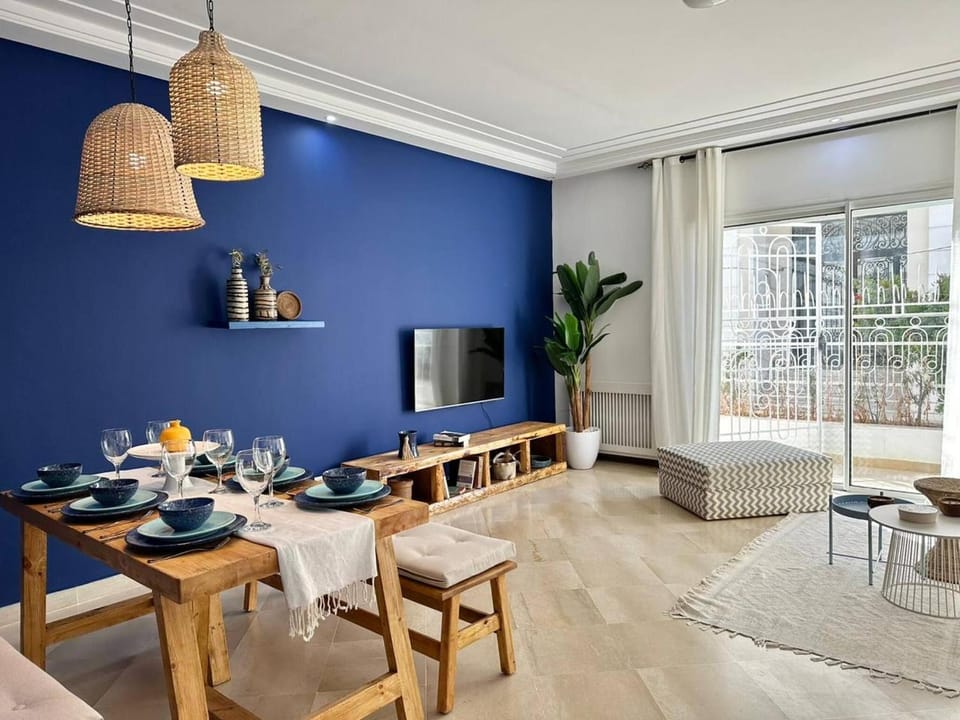 Living room, Dining area