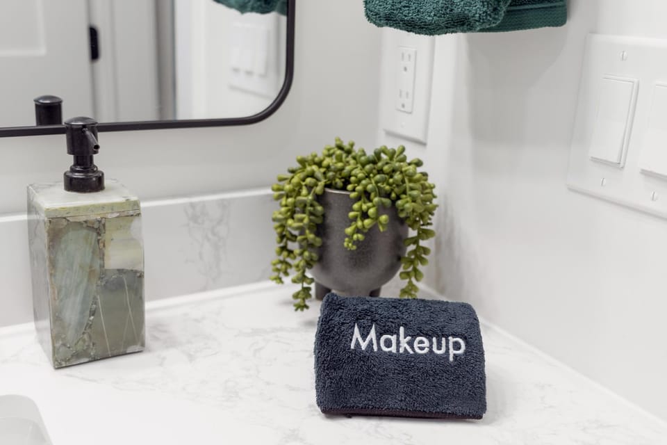 Bathroom, towels