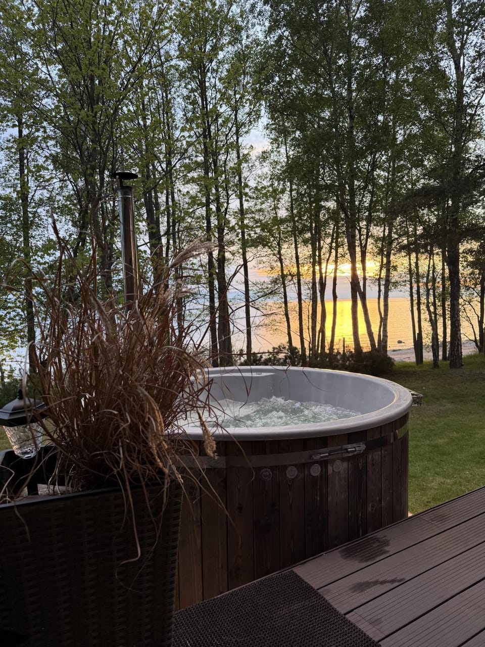 Day, Natural landscape, Garden, Hot Tub, Garden view, Sunset