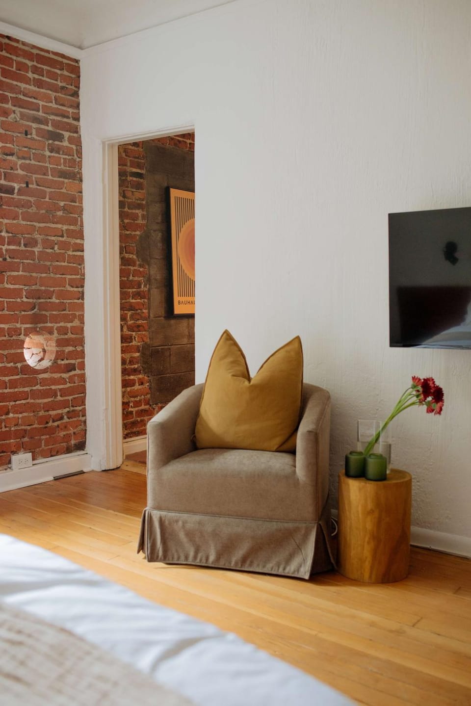 Stylish Koreatown Studio Apartment in San Fernando Valley