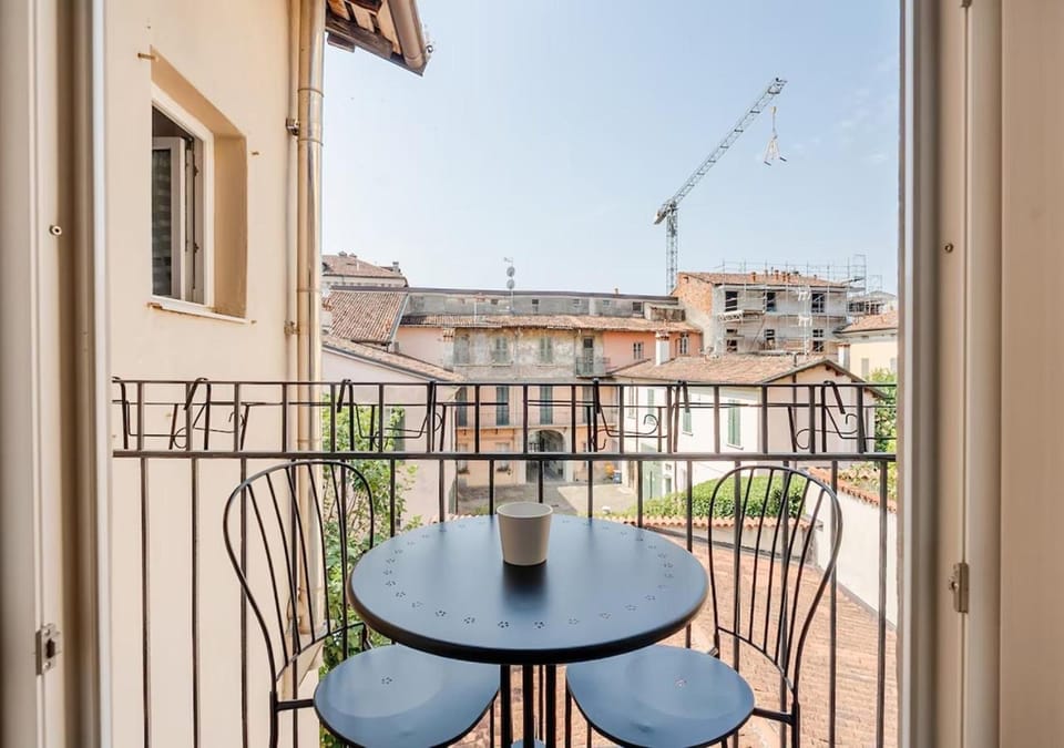 Balcony/Terrace, City view, Inner courtyard view