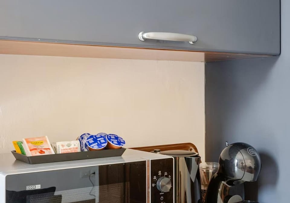 Coffee/tea facilities, Kitchen or kitchenette, microwave