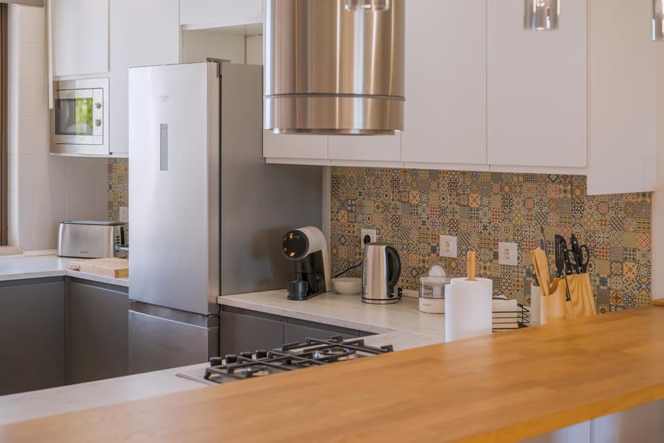 Coffee/tea facilities, Kitchen or kitchenette, Food and drinks, oven, stove, toaster