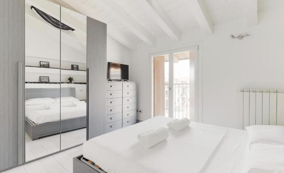 GuestHost-MM1 Sesto 1 Maggio Lovely Flat Apartment in Sesto San Giovanni