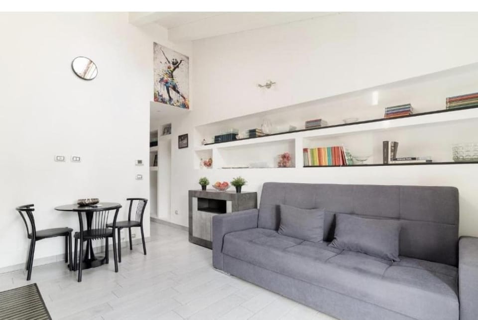 GuestHost-MM1 Sesto 1 Maggio Lovely Flat Apartment in Sesto San Giovanni
