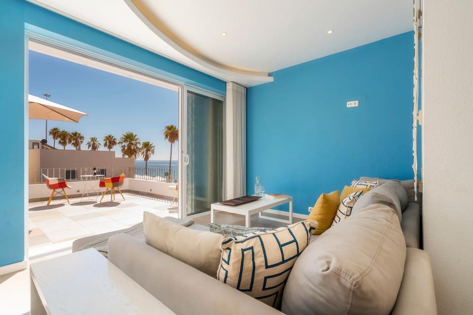 Luxury Sea View Retreat with Cinema & Snooker Apartment in Olhos de Água