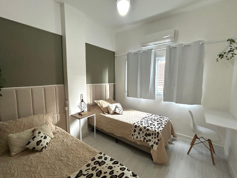 Bed, Photo of the whole room, Bedroom, air conditioner