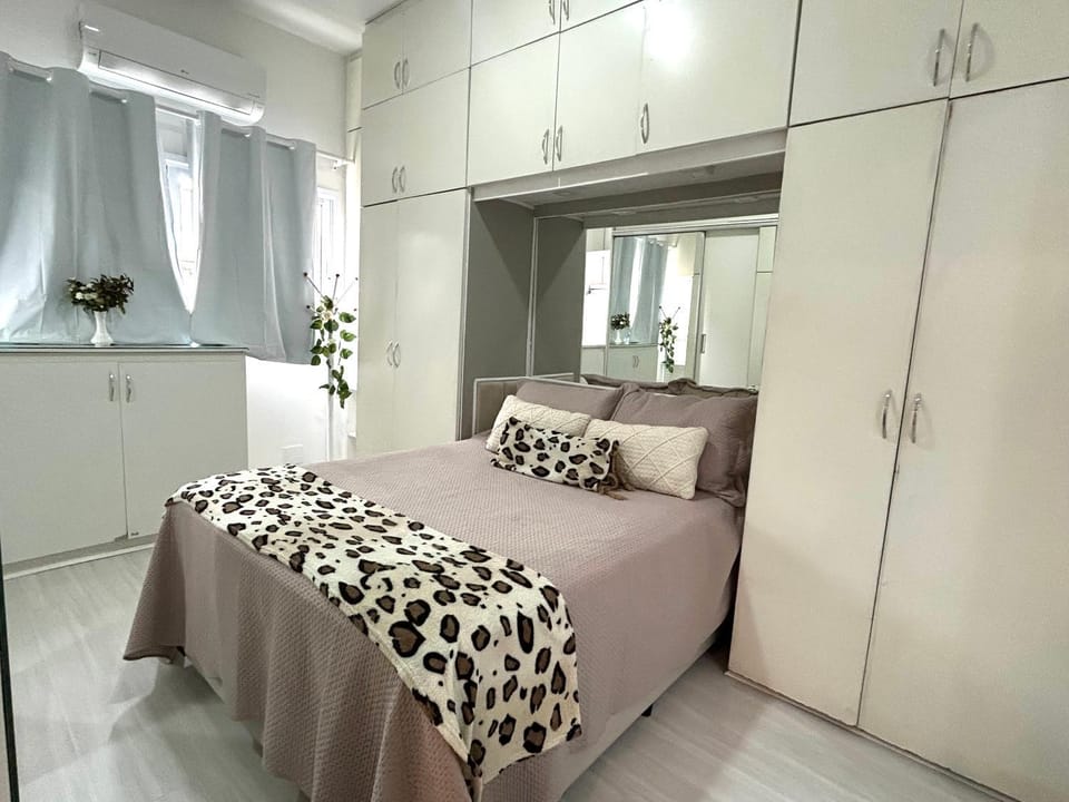 Bed, Photo of the whole room, Bedroom, wardrobe, air conditioner