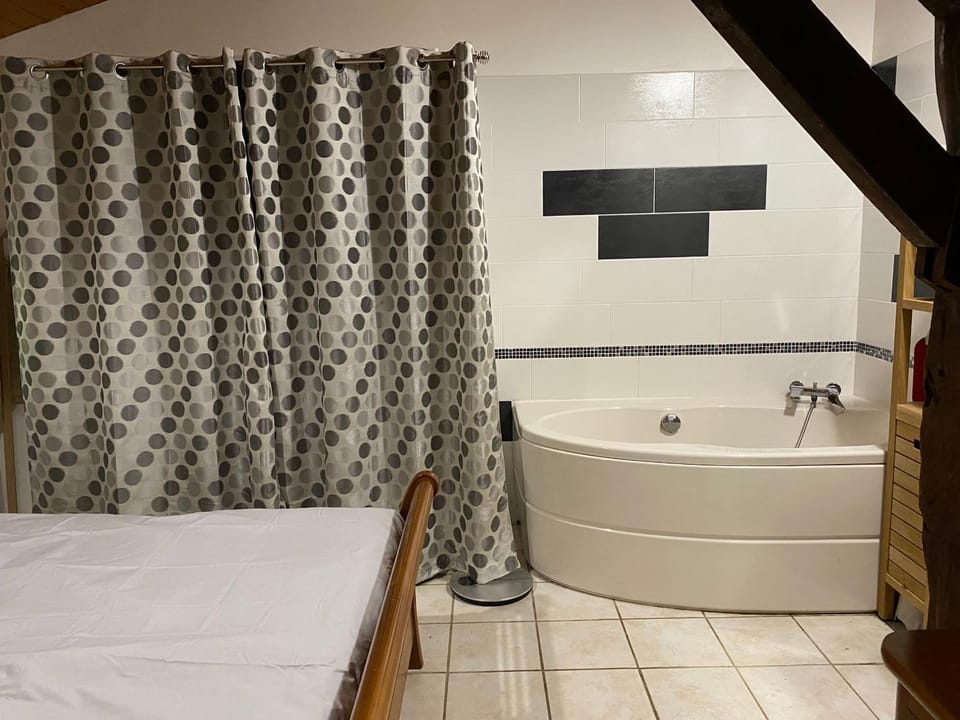 Bedroom, Bath