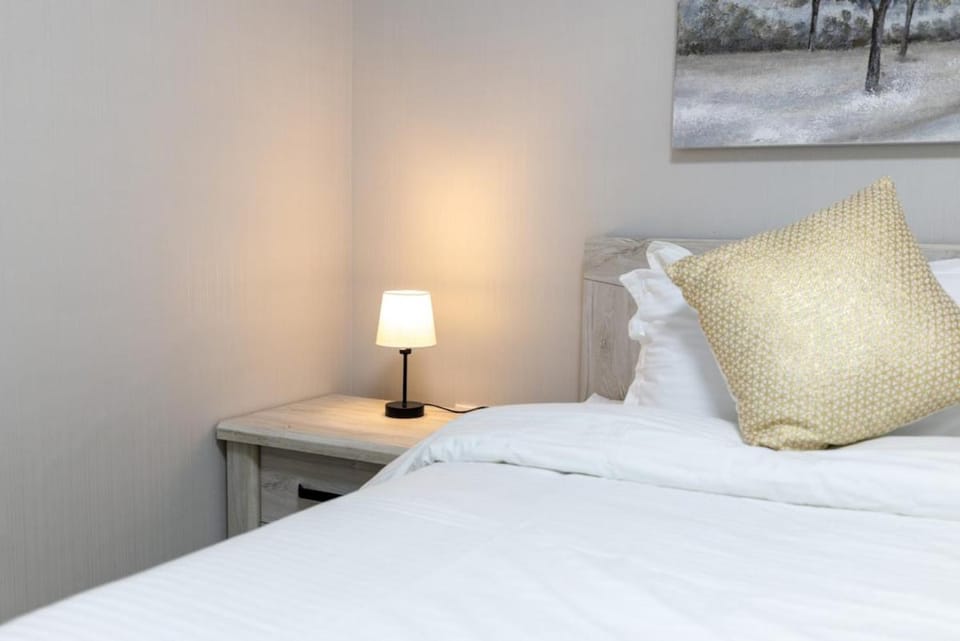 Yas Island Light 1BR near to Airport and F1 track Apartment in Abu Dhabi