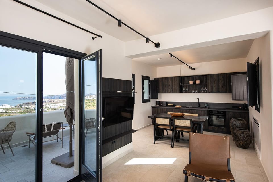 Kitchen or kitchenette, Seating area, Sea view