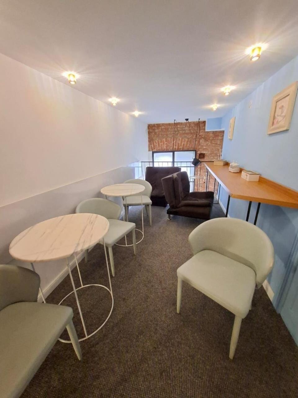 Kitchen or kitchenette, Living room, Seating area, Communal kitchen, kitchen