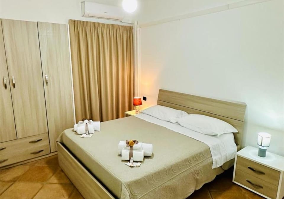 Bed, Photo of the whole room, Bedroom, towels, wardrobe
