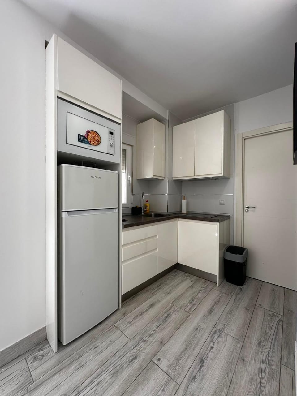 Kitchen or kitchenette, stove, kitchen, kitchen