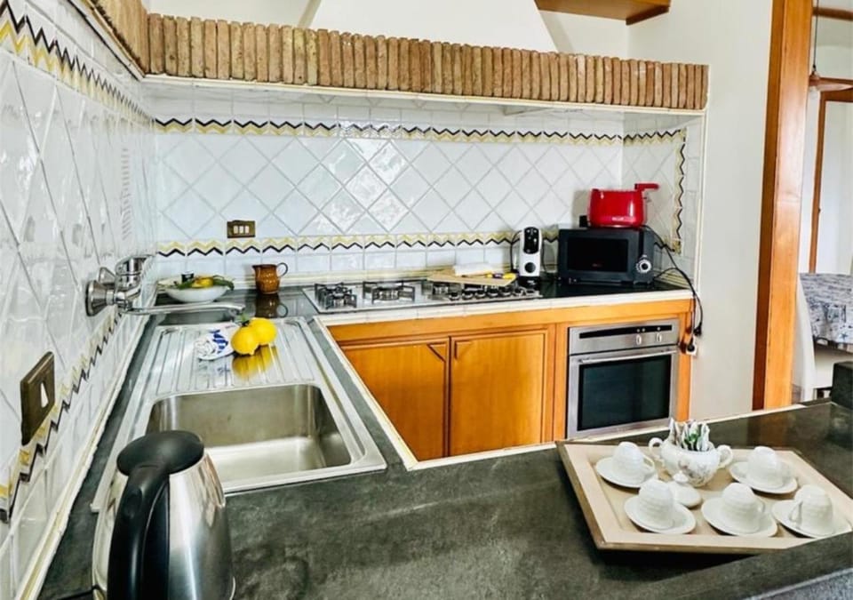 Kitchen or kitchenette, Dining area, dishwasher, minibar, pet friendly, stove
