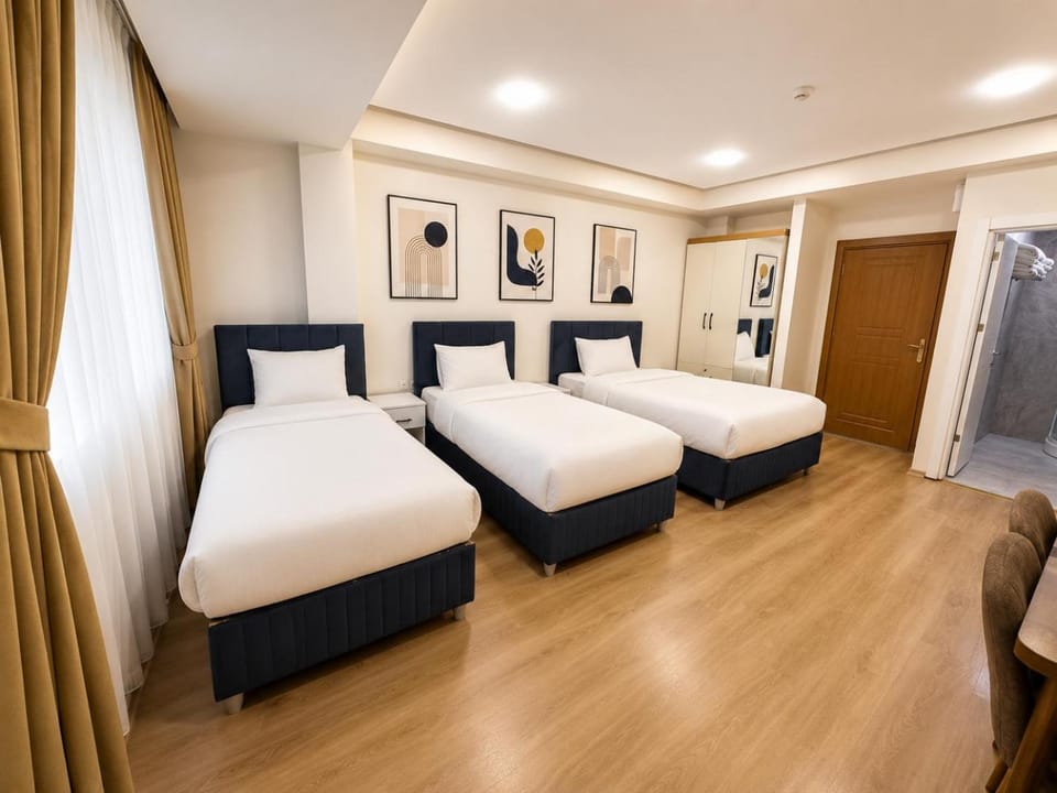 Bed, TV and multimedia, Photo of the whole room, Bedroom, wardrobe