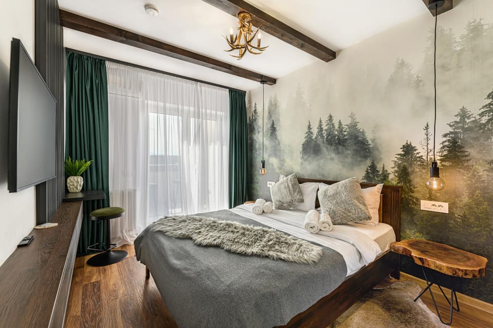 Bed, TV and multimedia, Bedroom, towels, air conditioner