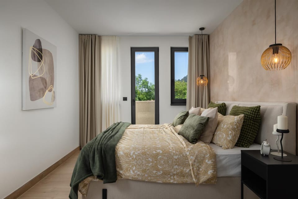 Property building, Bed, Photo of the whole room, Bedroom