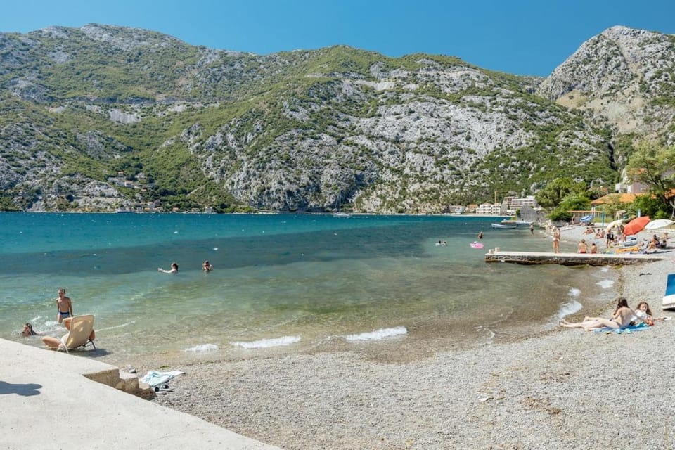 Cozy 1 bed apt with front row views of the sea Apartment in Kotor Municipality