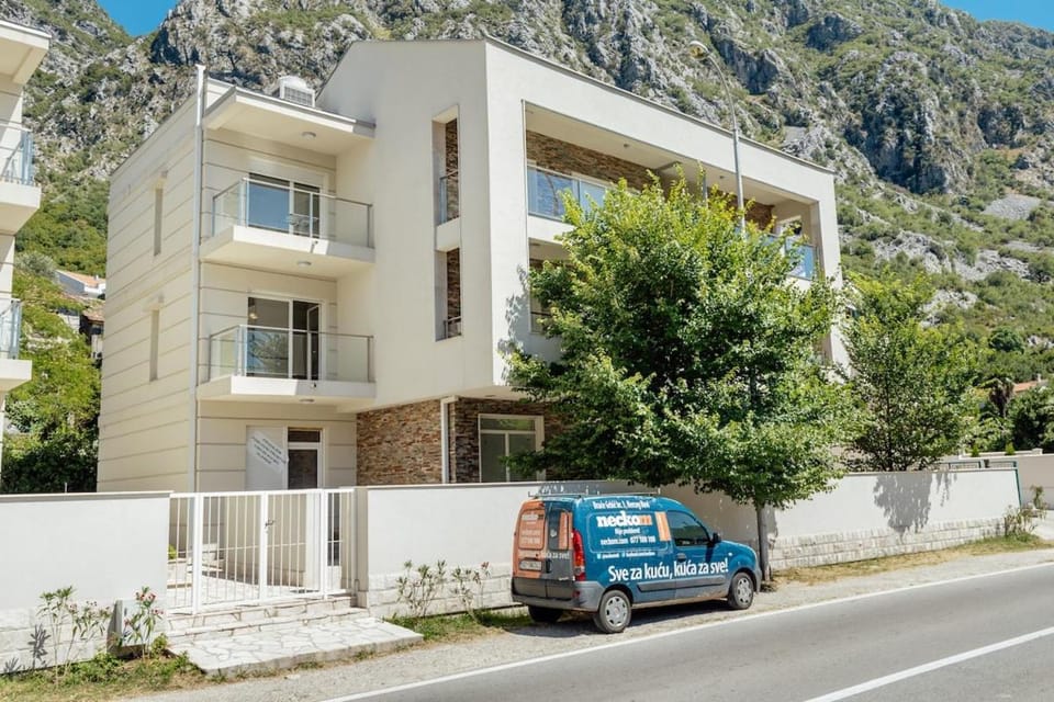 Cozy 1 bed apt with front row views of the sea Apartment in Kotor Municipality
