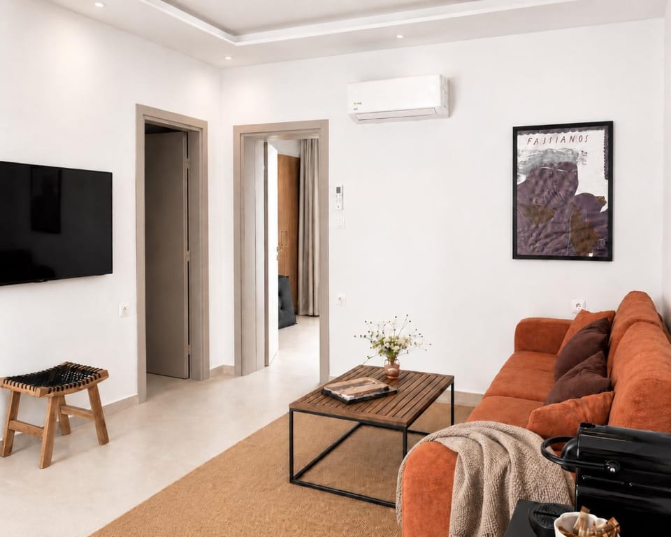 TV and multimedia, Living room, Seating area, Evening entertainment, air conditioner