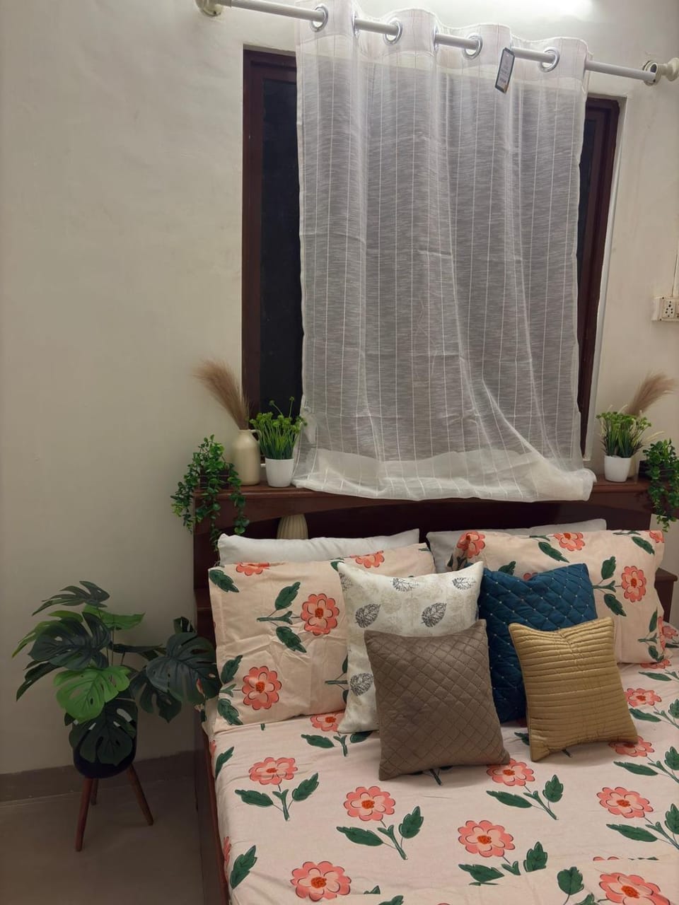 Pali hill Isabel house 2BHK Apartment in Mumbai