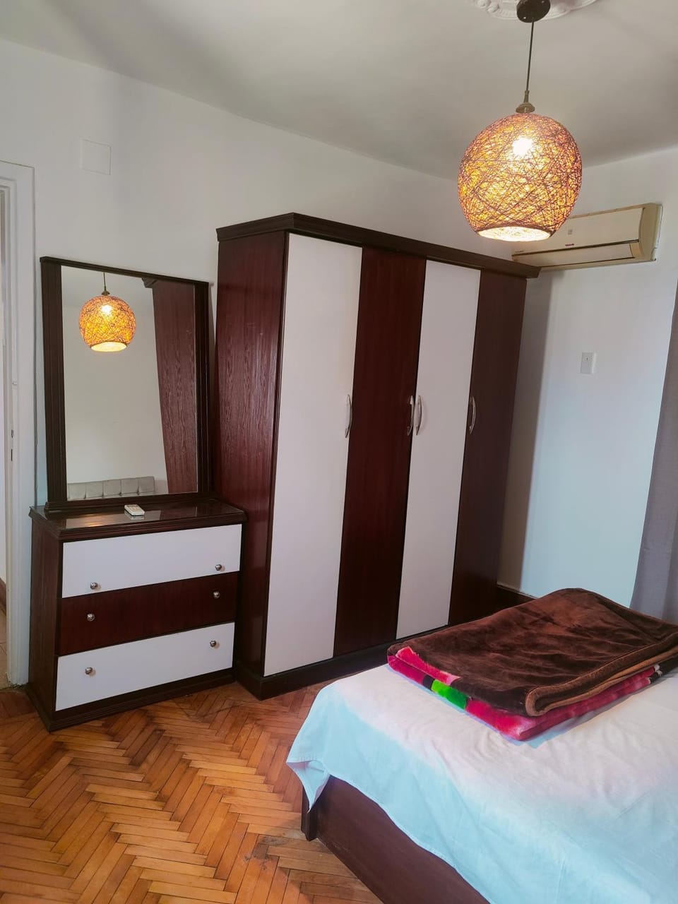 شقه مميزه بالقرب من هيلتون الزمالك والنيل Apartment in Cairo