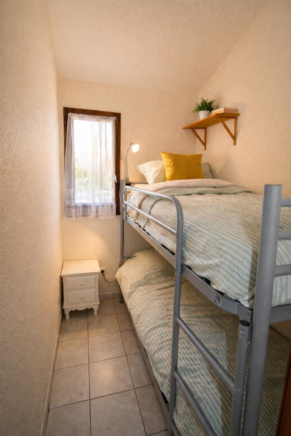 Night, bunk bed