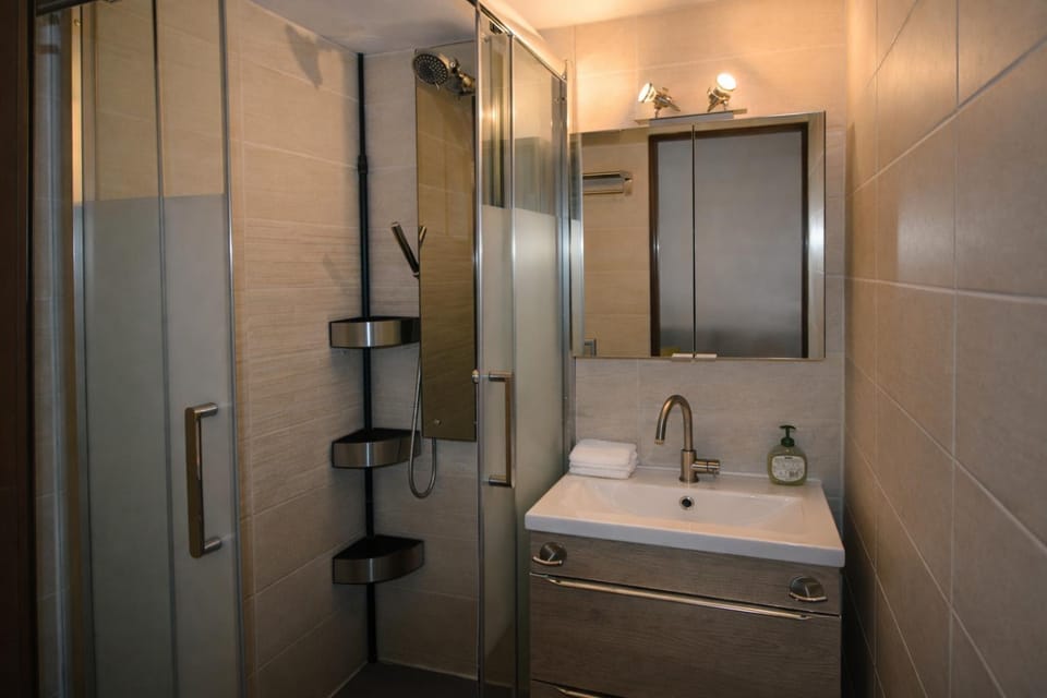 Shower, Bathroom