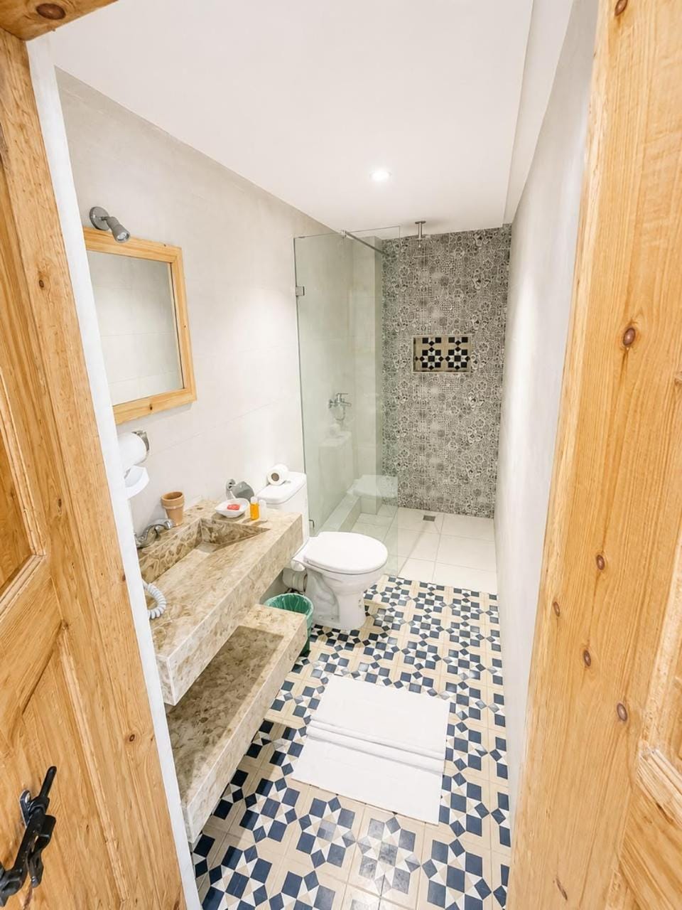 Shower, Toilet, Bed, Bathroom, Photo of the whole room, Bedroom, Bath, towels