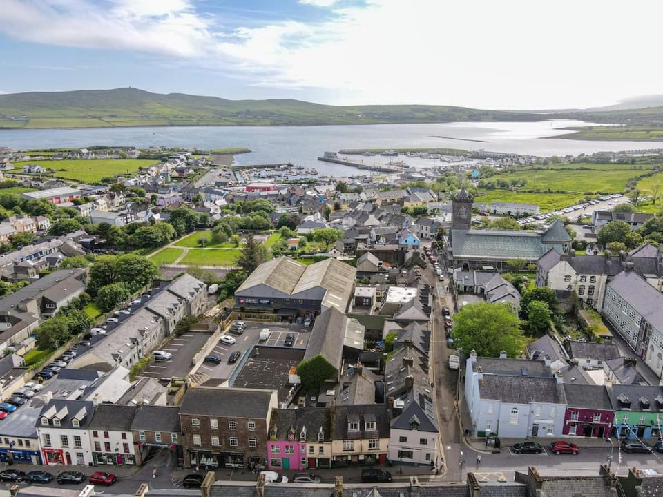 Experience Dingle at Main Street - Room 4 Bed and Breakfast in Dingle