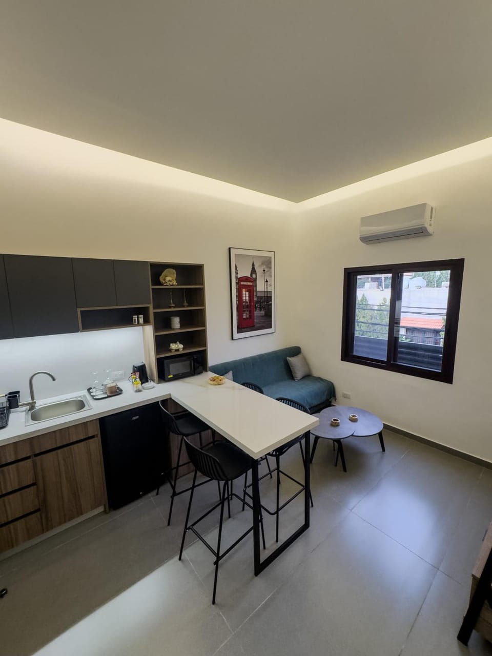 Photo of the whole room