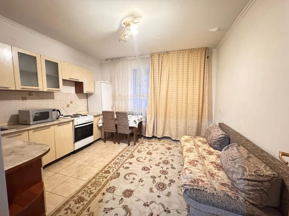 Kitchen or kitchenette, Seating area