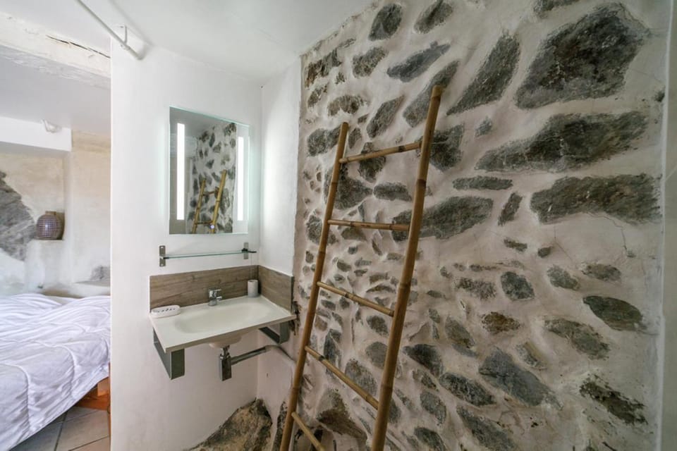 Shower, Bathroom, Bedroom