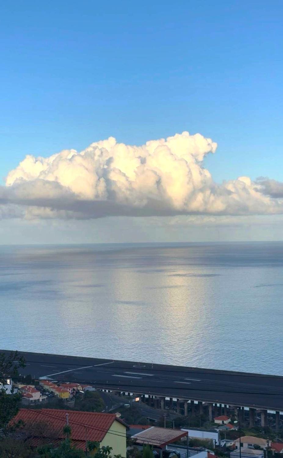 Spacious Sea View Home near Beach & Airport House in Madeira District