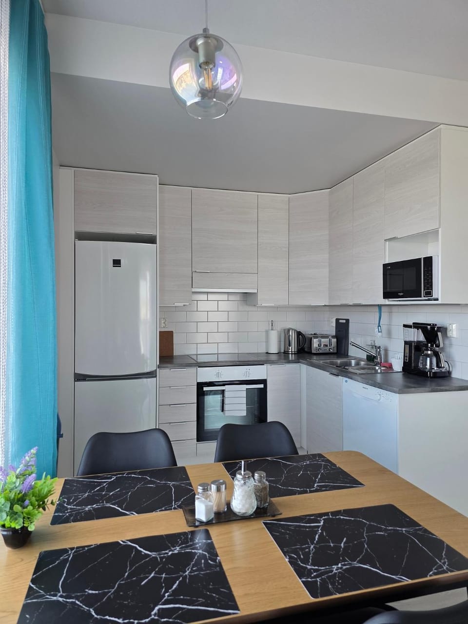 Dining area, kitchen