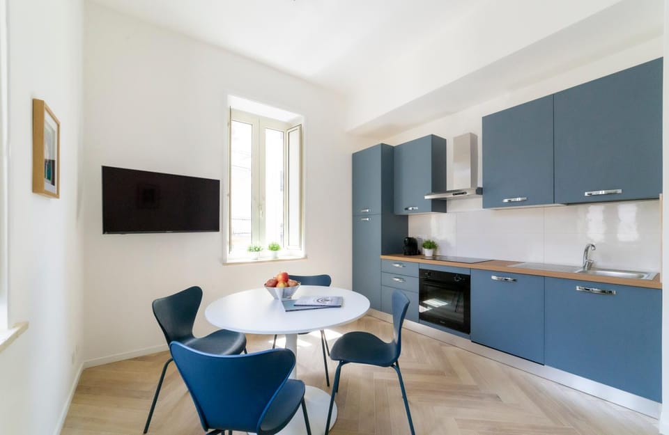 Kitchen or kitchenette, kitchen