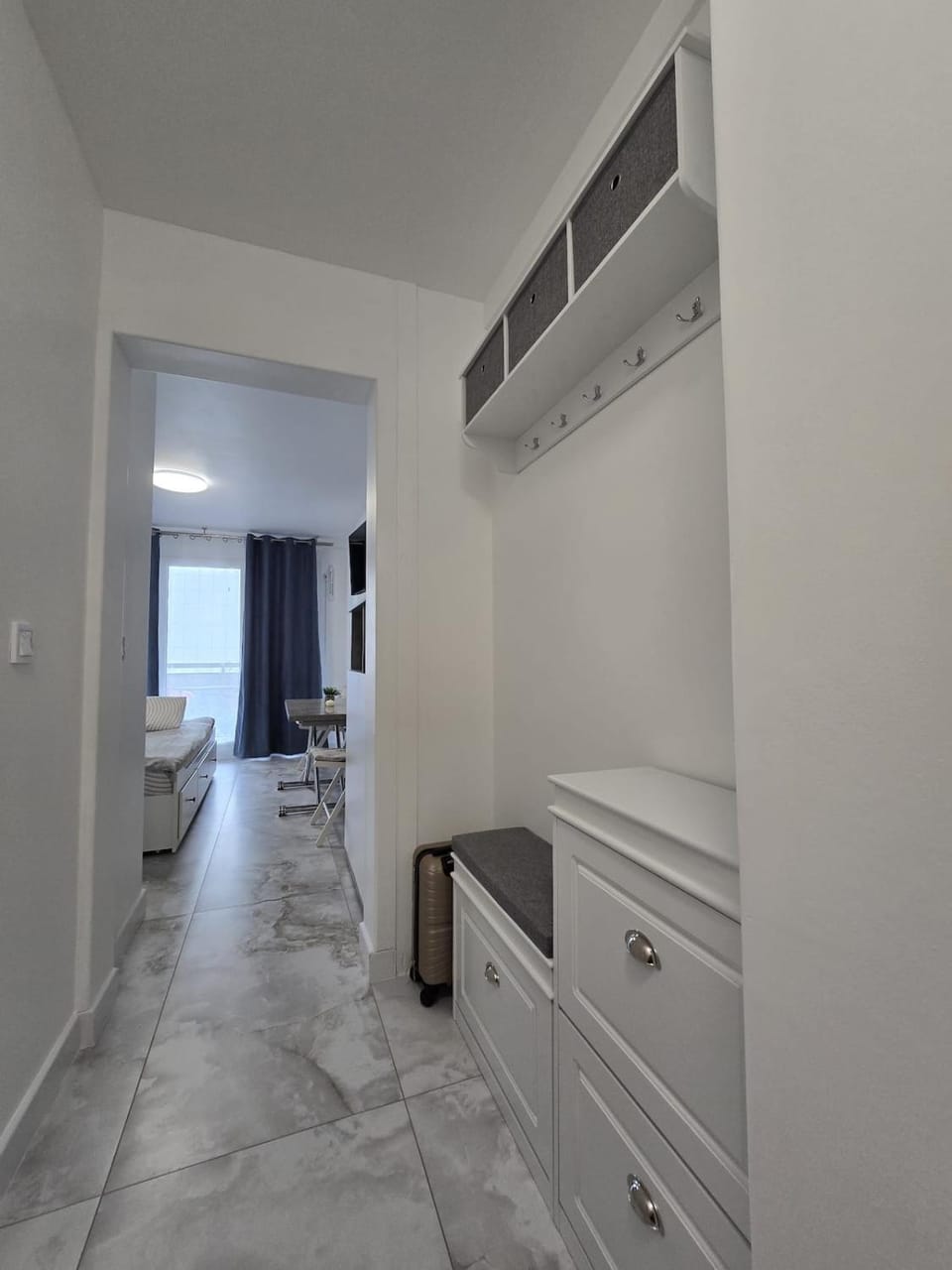 Cozy Seaside Studio with Private Parking Apartment in Nice