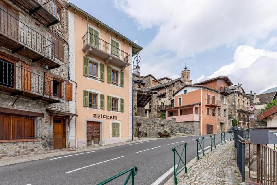 Charmante maison d'Acoya Valdeblore- Mercantour House in Provence-Alpes-Côte d'Azur