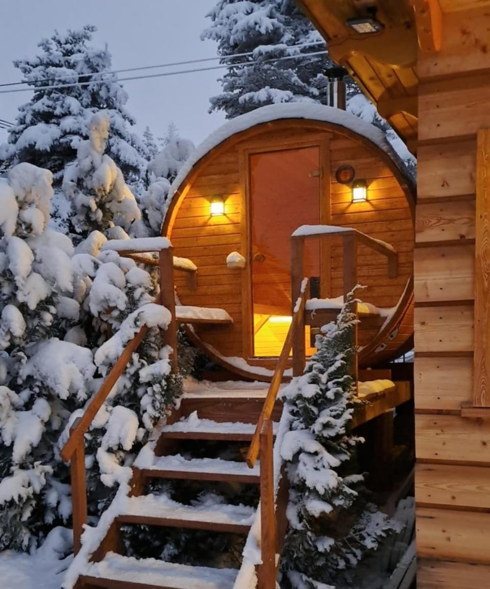 Bukowiańska Ostoja Jacuzzi Sauna i Balia w Ofercie, 60m od Wyciągów Apartment in Lesser Poland Voivodeship