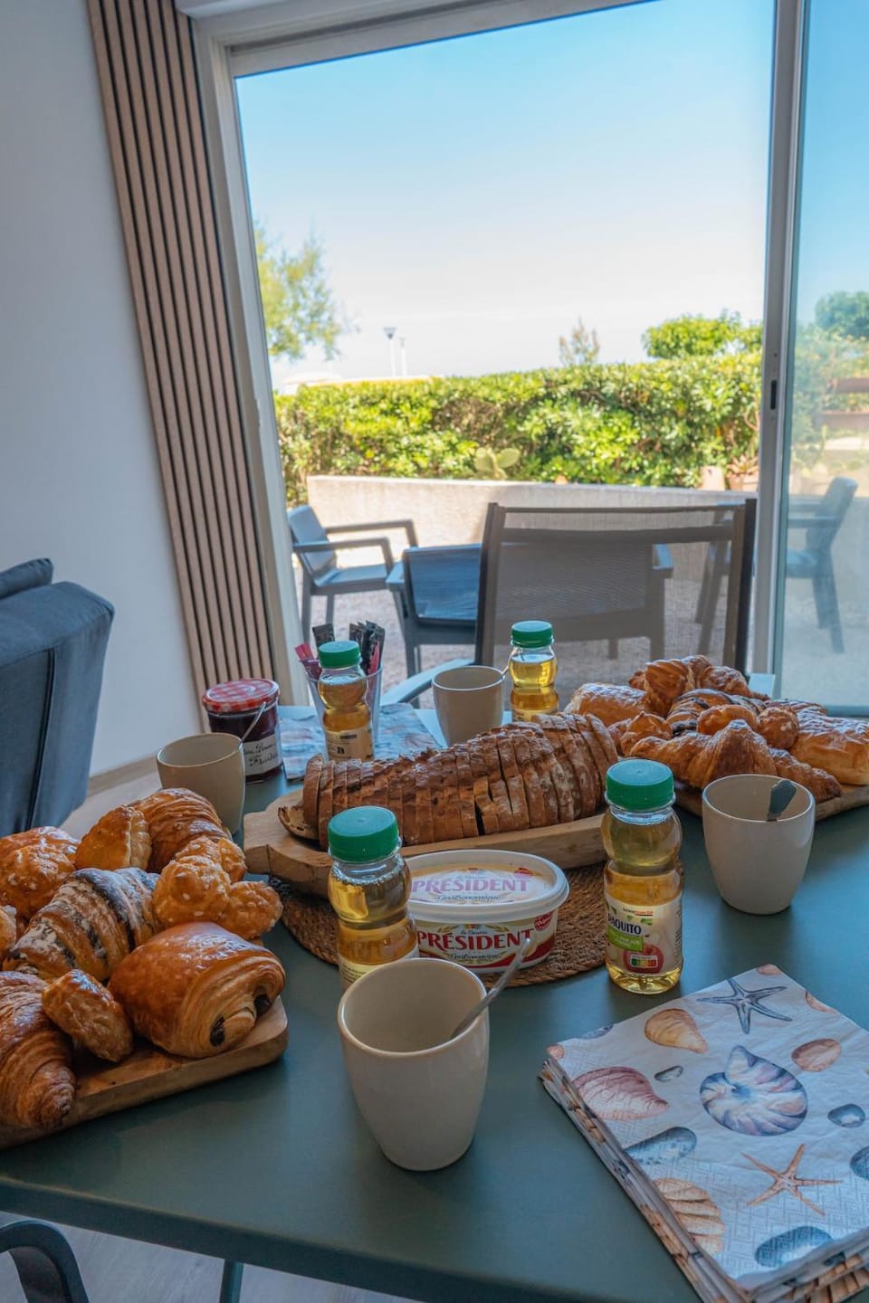 Seating area, Dining area, Breakfast, Breakfast, Continental breakfast, Continental breakfast