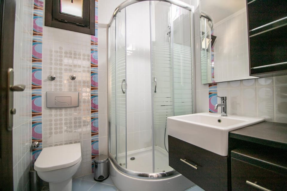 Shower, Toilet, Bathroom