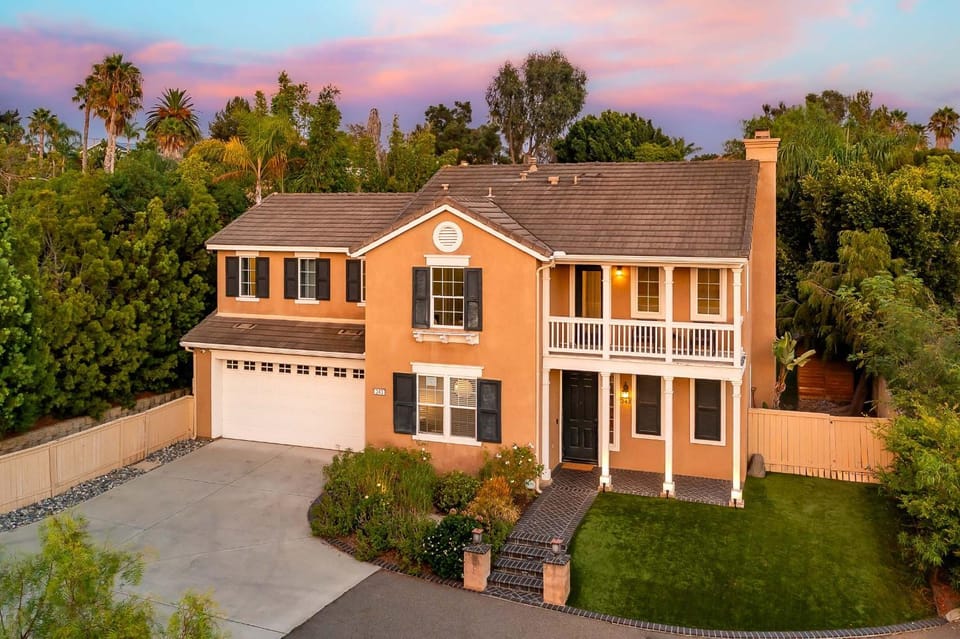 Backyard Dream - 5BR l Pool l Spa House in Vista
