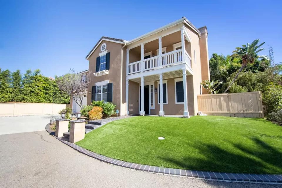 Backyard Dream - 5BR l Pool l Spa House in Vista