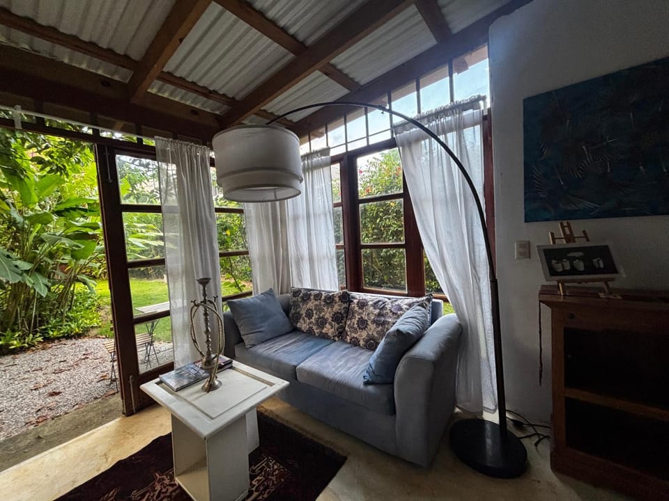 Guesthouse in tropical villa with gorgeous garden Chalet in Cabrera